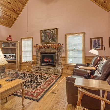 Hemlock Hollow, Pool Access, 1089 Free Tickets Each Paid Day, Dollywood And More Sevierville Exterior foto